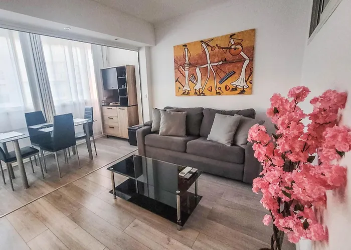 Tres Jolie Suite A 2 Minutes De La Plage Et Du Port De Frejus